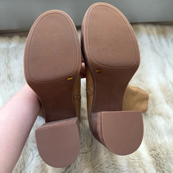 NWOT Lucky Omarey Leather Boot in Distressed Natural, Size 9 - Picture 4 of 8